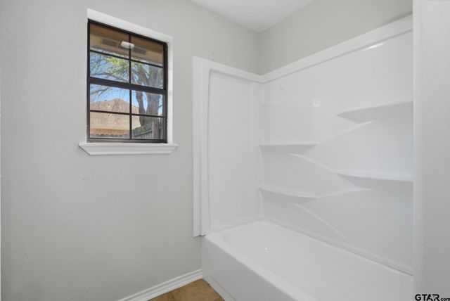 307 Green Lane Trail, Whitehouse, TX 75791