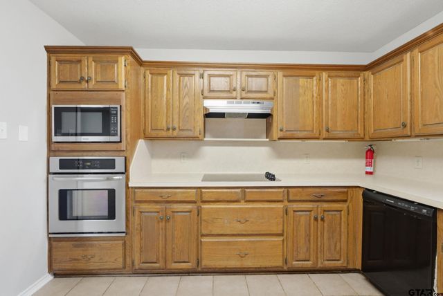 307 Green Lane Trail, Whitehouse, TX 75791