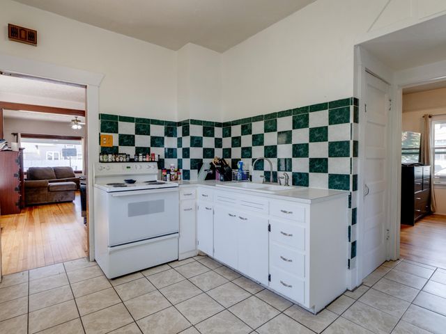 2603 E Queen Ave, Spokane, WA 99207