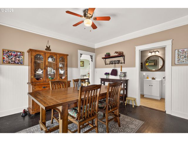 835 Nw YAMHILL St, Mc Minnville, OR 97128