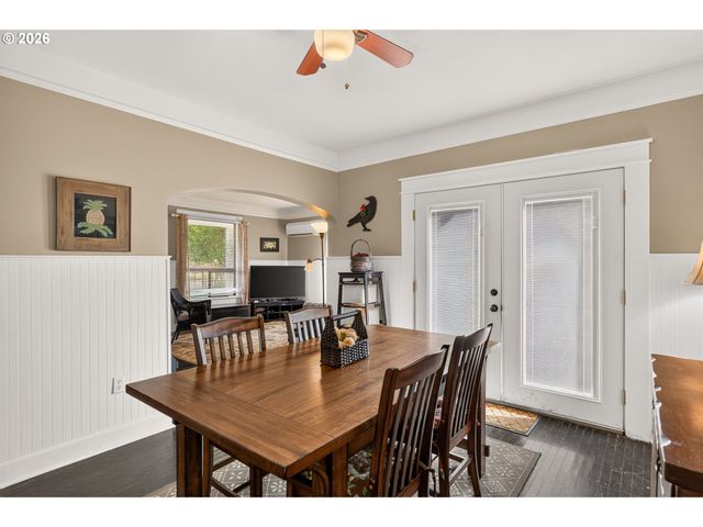 835 Nw YAMHILL St, Mc Minnville, OR 97128
