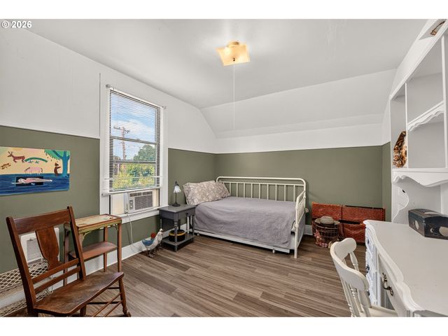 835 Nw YAMHILL St, Mc Minnville, OR 97128