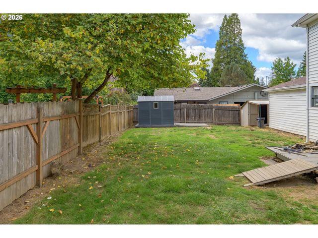 835 Nw YAMHILL St, Mc Minnville, OR 97128