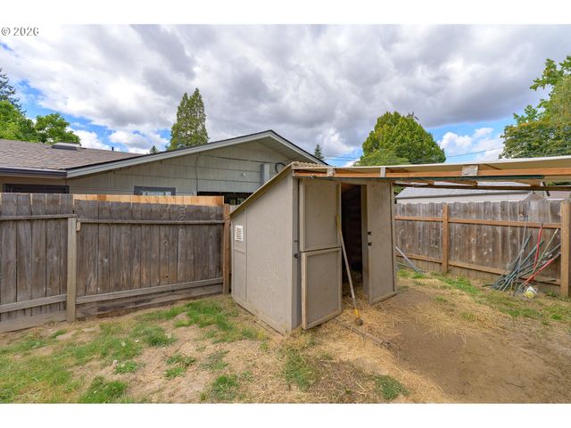 835 Nw YAMHILL St, Mc Minnville, OR 97128