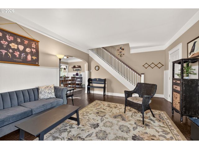 835 Nw YAMHILL St, Mc Minnville, OR 97128