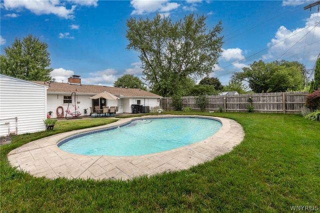 137 Burnside Drive, Tonawanda, NY 14150