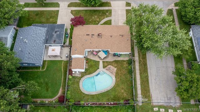 137 Burnside Drive, Tonawanda, NY 14150