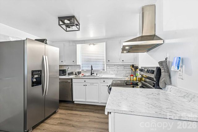 1921 4th Street SW 83, Hickory, NC 28602