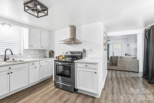 1921 4th Street SW 83, Hickory, NC 28602