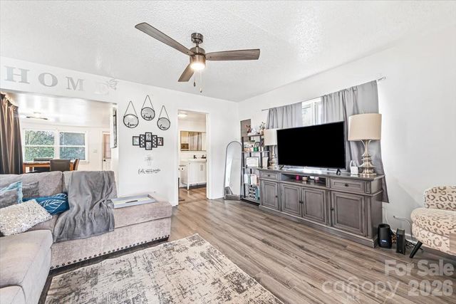 1921 4th Street SW 83, Hickory, NC 28602