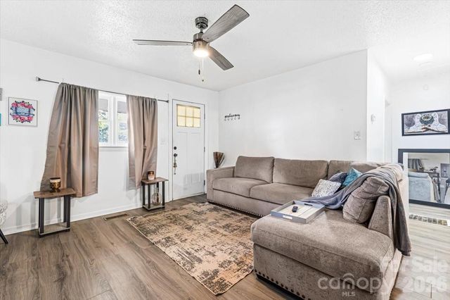 1921 4th Street SW 83, Hickory, NC 28602
