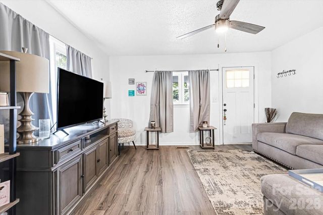 1921 4th Street SW 83, Hickory, NC 28602