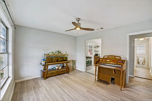 242 Rosabell, San Antonio, TX 78228