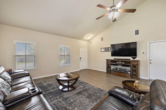 605 San Antonio Riverwalk WALK, Hutto, TX 78634