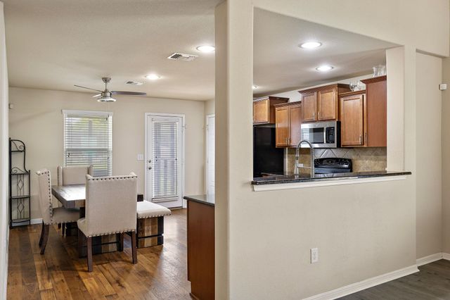 605 San Antonio Riverwalk WALK, Hutto, TX 78634