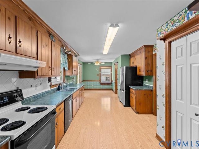 3524 Ludgate Rd, Chester, VA 23831