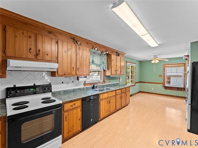 3524 Ludgate Rd, Chester, VA 23831