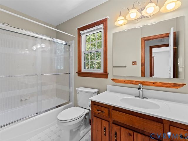 3524 Ludgate Rd, Chester, VA 23831