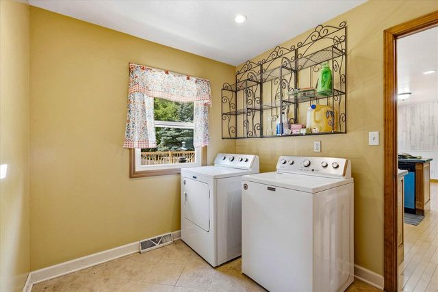 1582 Edgewater COURT, Grafton, WI 53024