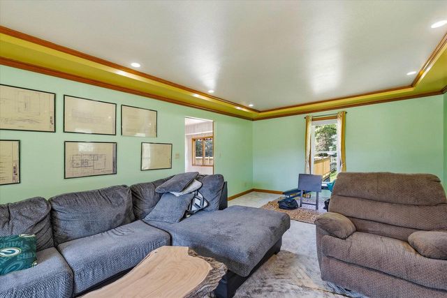 1582 Edgewater COURT, Grafton, WI 53024