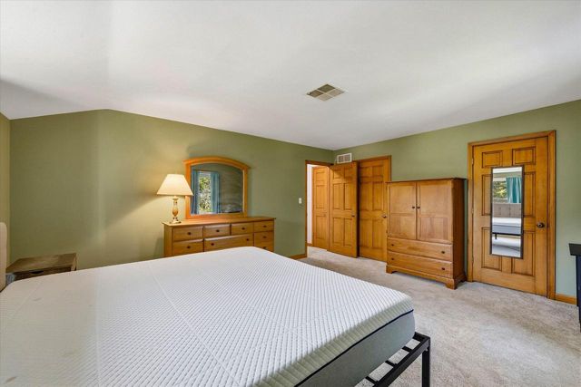1582 Edgewater COURT, Grafton, WI 53024
