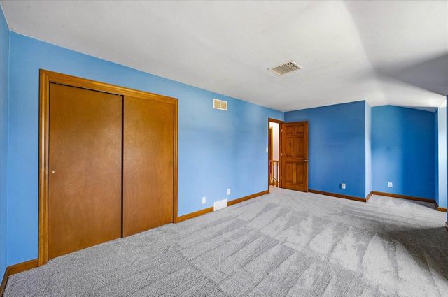 1582 Edgewater COURT, Grafton, WI 53024