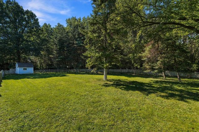 1582 Edgewater COURT, Grafton, WI 53024