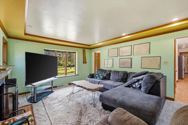 1582 Edgewater COURT, Grafton, WI 53024