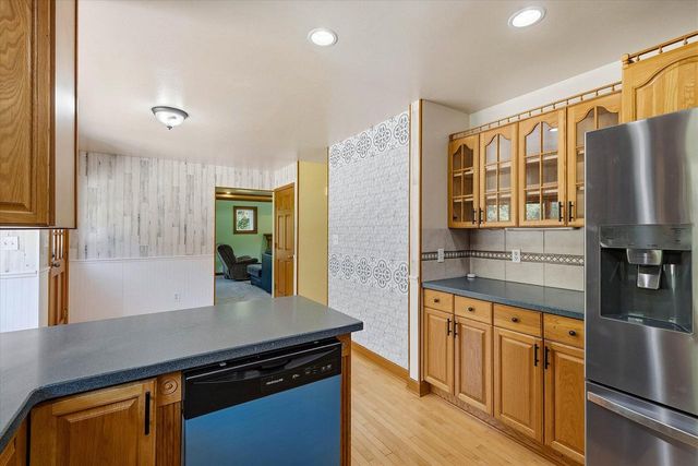 1582 Edgewater COURT, Grafton, WI 53024