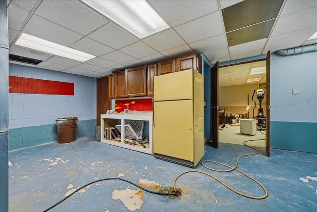 1582 Edgewater COURT, Grafton, WI 53024