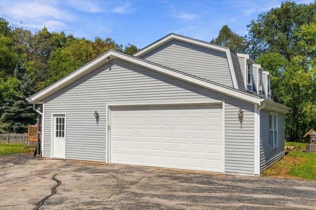 1582 Edgewater COURT, Grafton, WI 53024