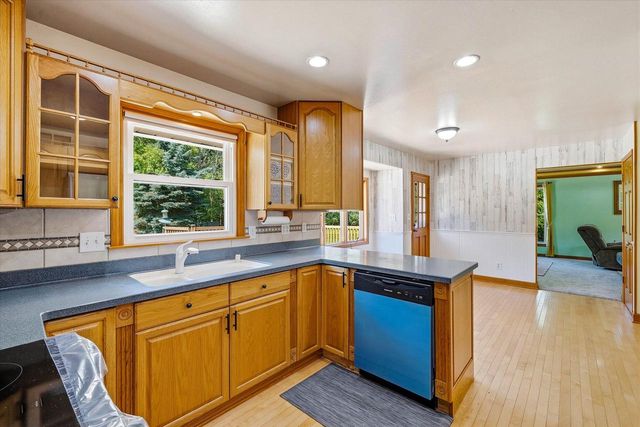 1582 Edgewater COURT, Grafton, WI 53024