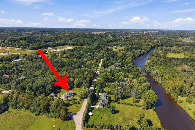 1582 Edgewater COURT, Grafton, WI 53024
