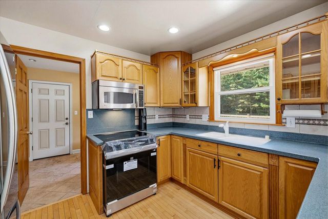 1582 Edgewater COURT, Grafton, WI 53024