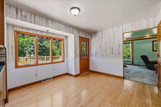 1582 Edgewater COURT, Grafton, WI 53024
