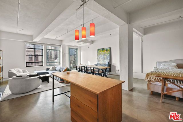 849 S Broadway 1108, Los Angeles, CA 90014