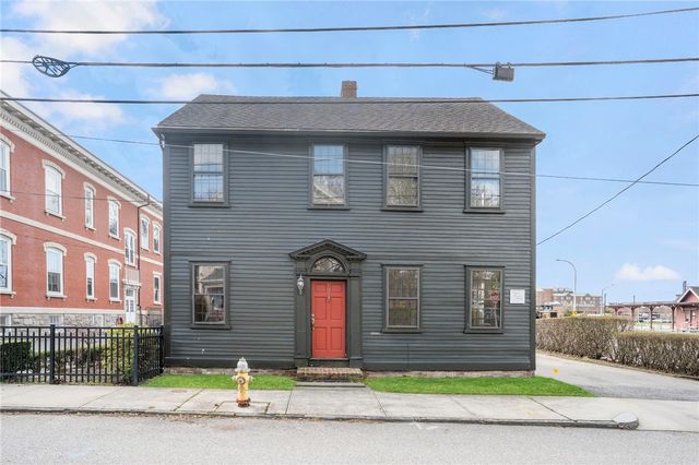 14 Elm Street, Newport, RI 02840