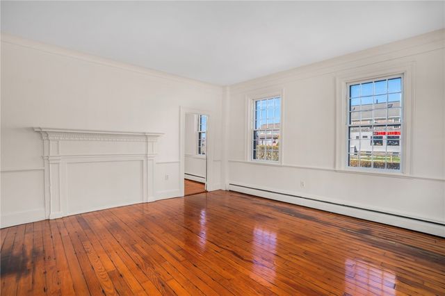 14 Elm Street, Newport, RI 02840