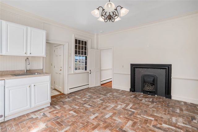 14 Elm Street, Newport, RI 02840