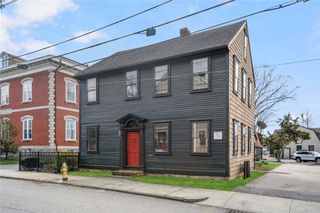 14 Elm Street, Newport, RI 02840