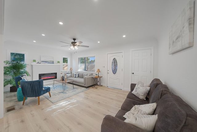 630 N Yosemite St, Stockton, CA 95203