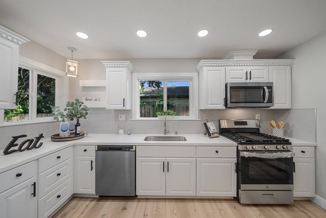 630 N Yosemite St, Stockton, CA 95203