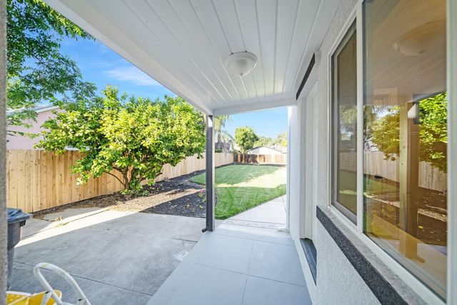 630 N Yosemite St, Stockton, CA 95203