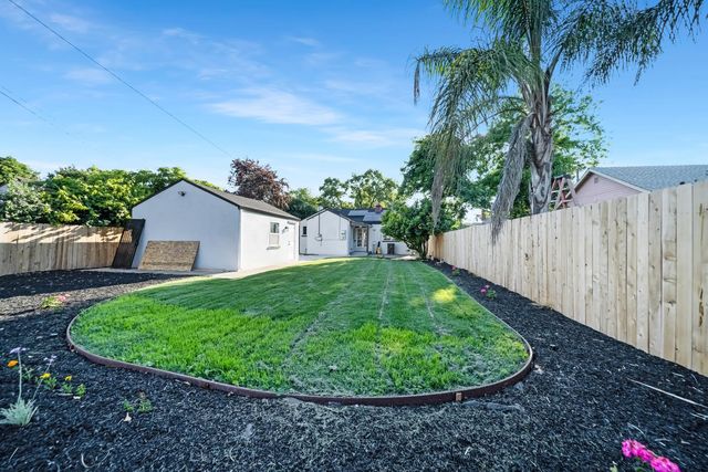 630 N Yosemite St, Stockton, CA 95203