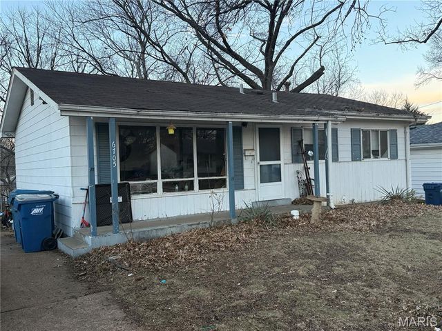 6705 Village Square Drive, Hazelwood, MO 63042