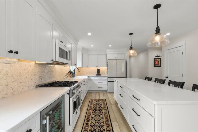 15 Maxwell Ln, Sandwich, MA 02563