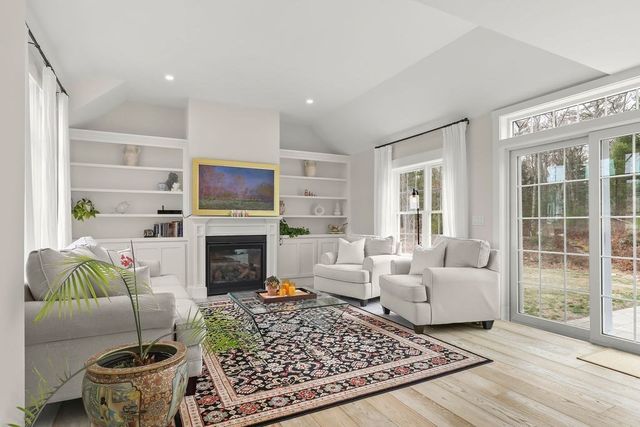 15 Maxwell Ln, Sandwich, MA 02563