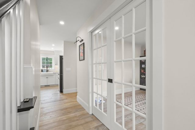 15 Maxwell Ln, Sandwich, MA 02563