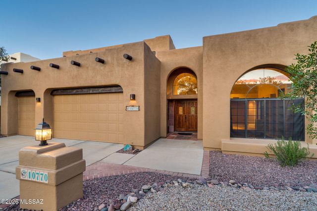 10770 N La Quinta Drive, Tucson, AZ 85737