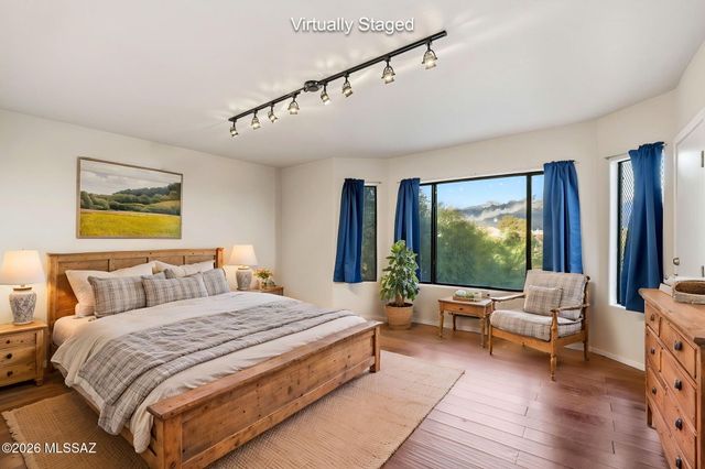 10770 N La Quinta Drive, Tucson, AZ 85737
